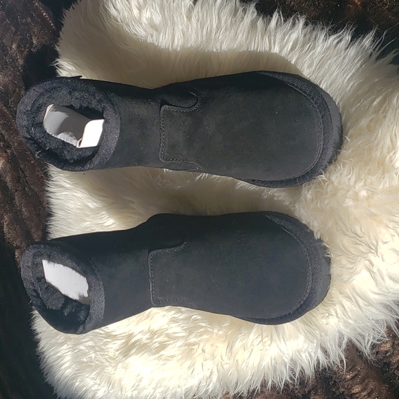 Aussie Merino Black Suede Boot 11Y NWT - Picture 2 of 9